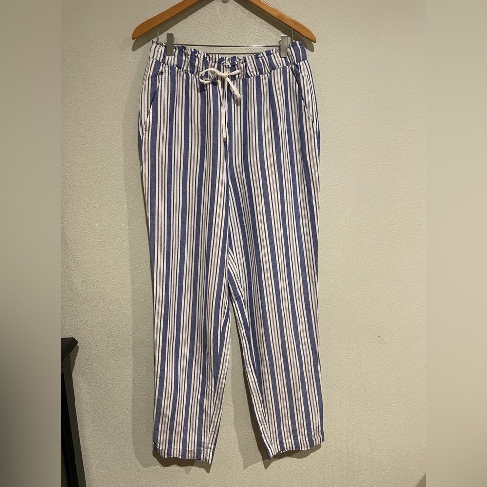 LOFT Demin Blue and White Strip Pull On Pant. Size M tall